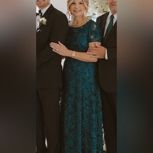 Alex Evenings Emerald Beaded Maxi Evening Gown size 8 EXCELLENT SHAPE